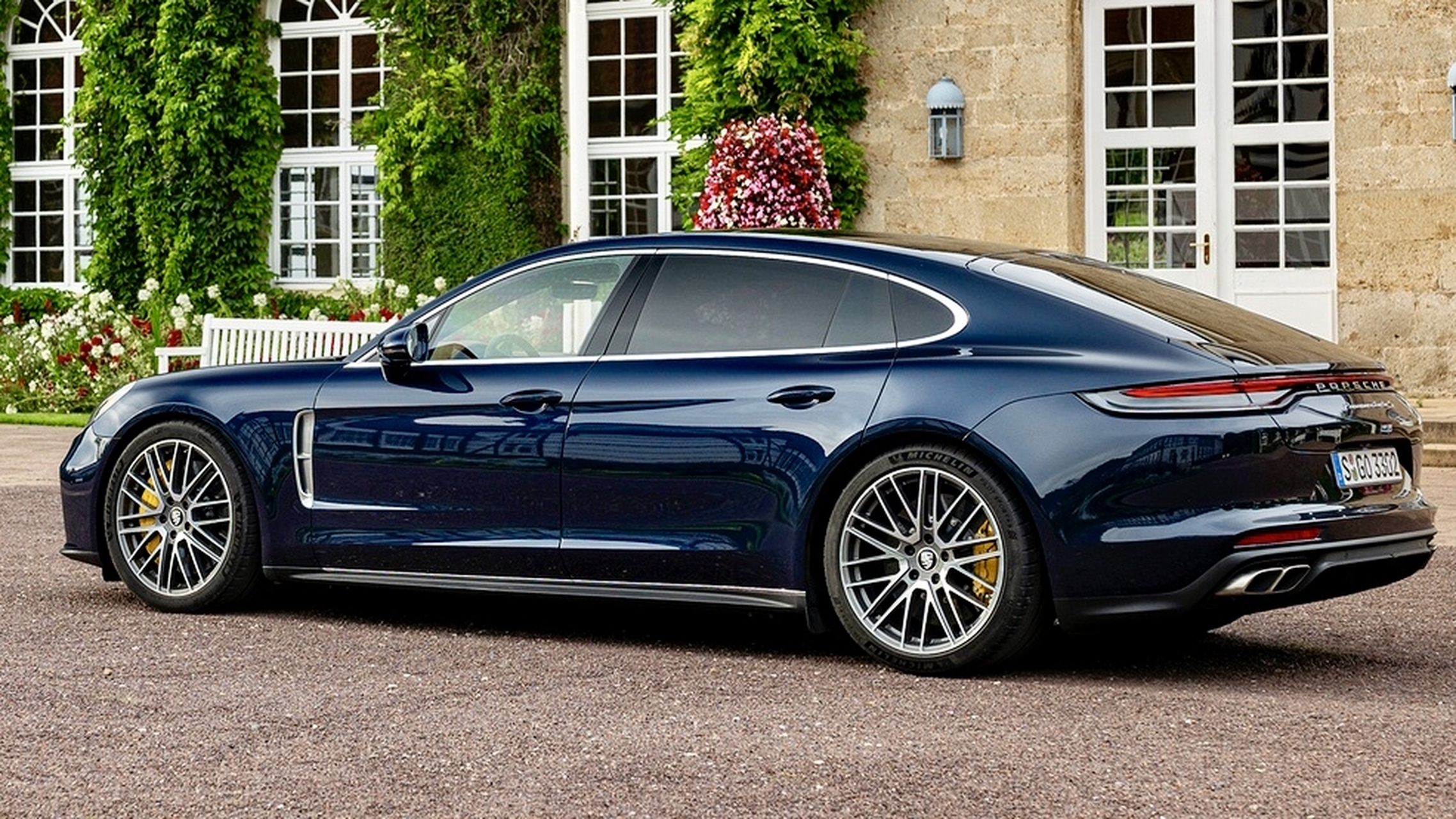 这辆行政加长版的帕拉梅拉车型有知道的吗?