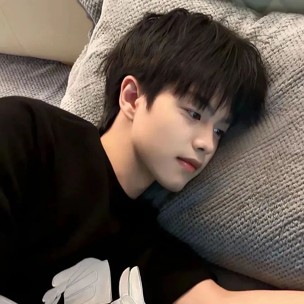 收藏一波慵懒风男生头像