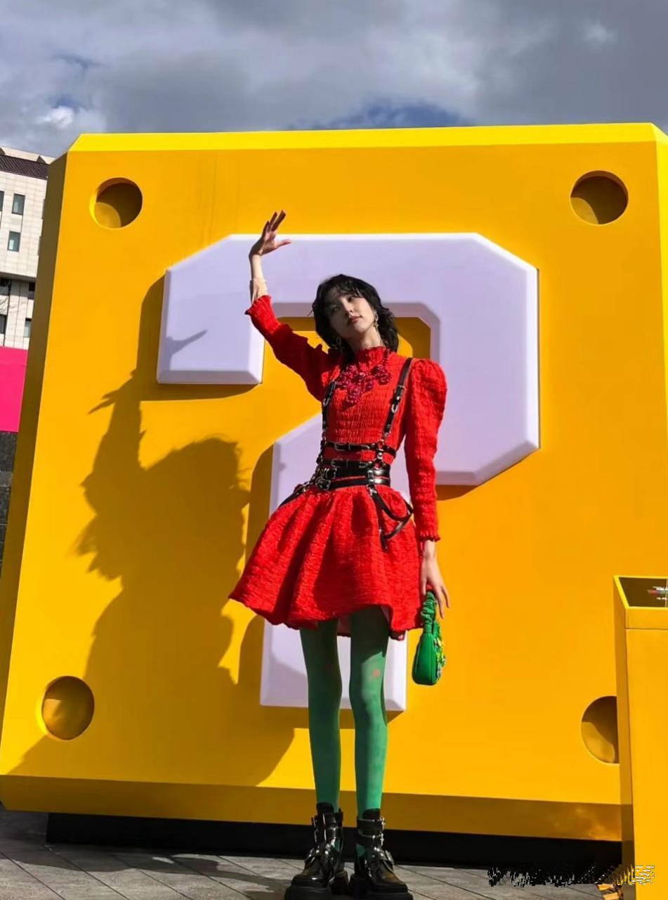 华晨宇的现女友,人是挺漂亮的