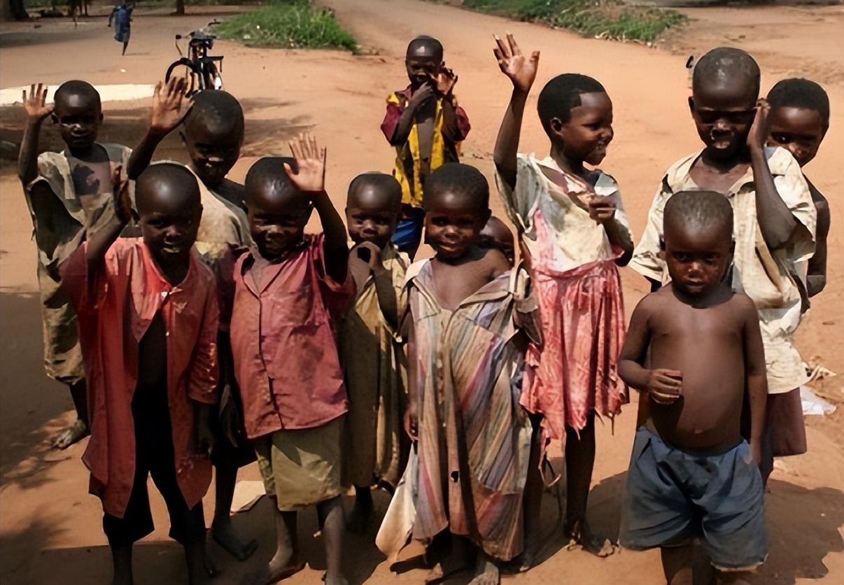 回顾清华才女王丽红,远嫁非洲生五子,父亲气得"一夜白头",今怎样?