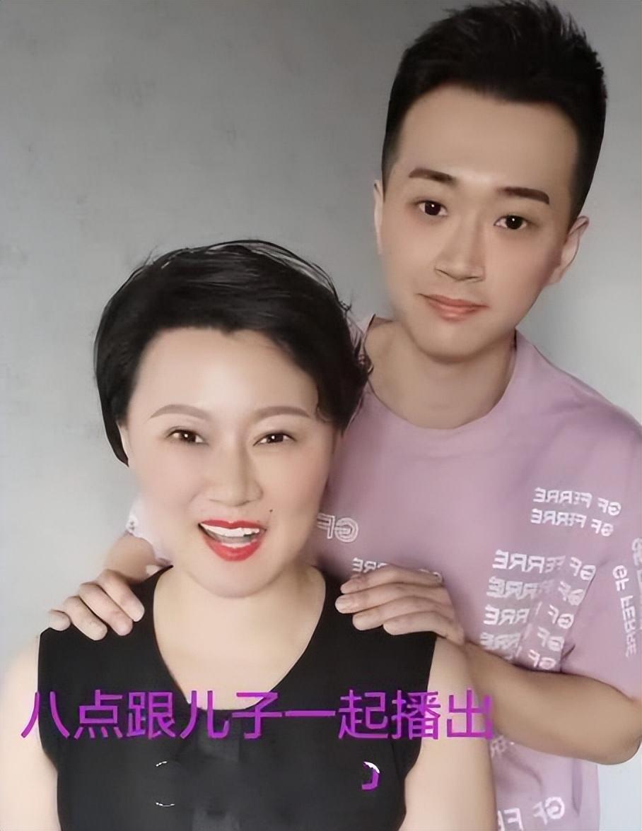 赵一楠赵本山与二婚妻子马丽娟所生.