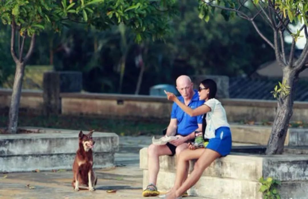 白天是"导游",晚上是"妻子"!交易曝光,毁三观