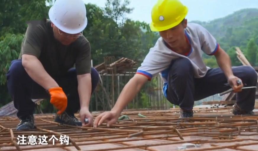 回顾上海身价35亿老板扮农民工,第一天差点被开回去后花千万扶贫