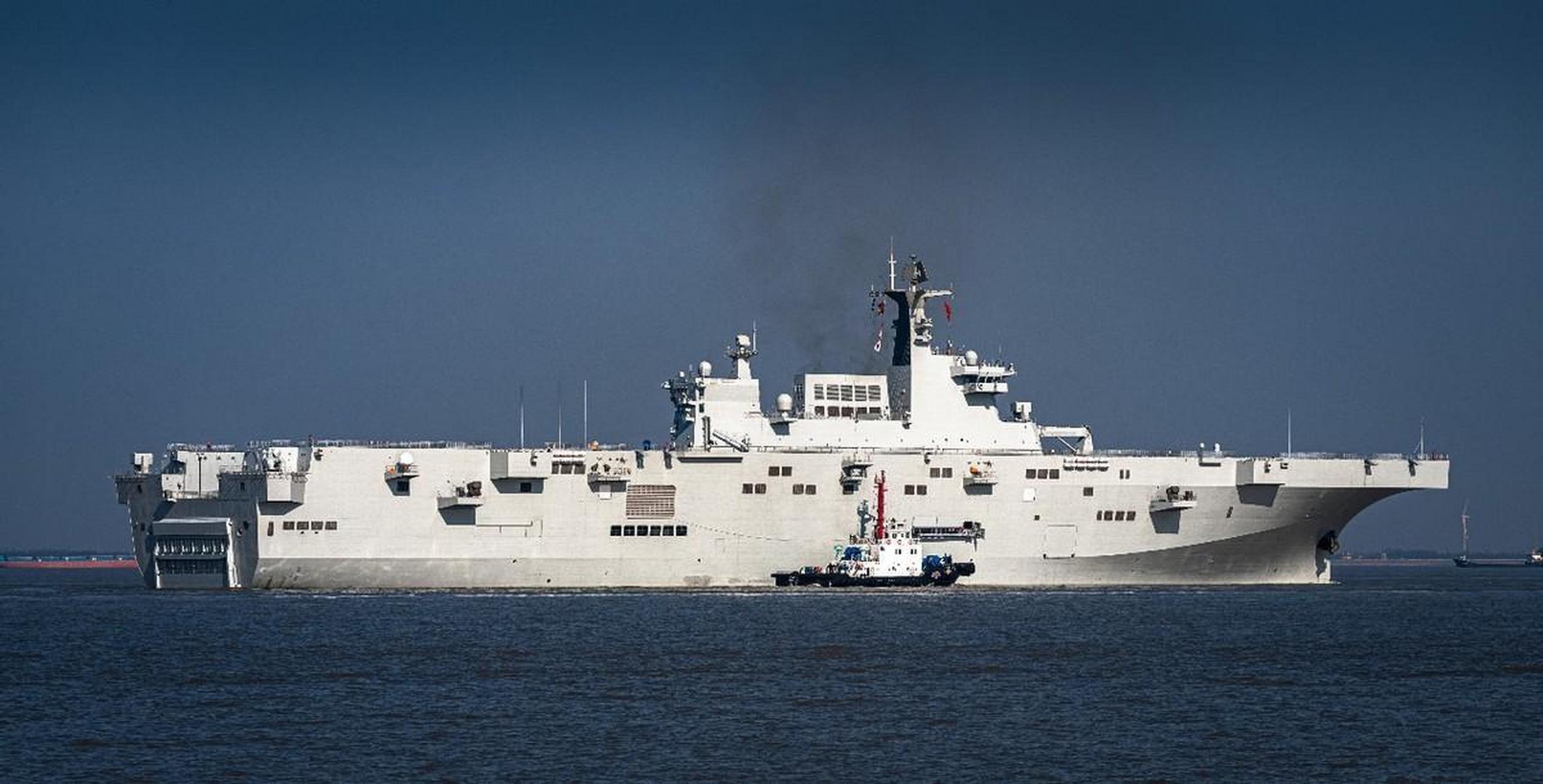 首艘076两栖攻击舰亮相?将加装电磁弹射器