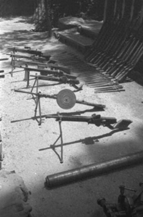 国民党军的一个高配机枪连,仅8挺重机枪,凭啥得100多人"伺候"
