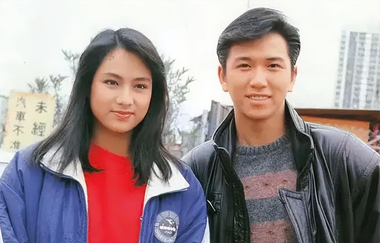 单身后的温兆伦可以说是"处处留情",以至于很多人都觉得他对自己有