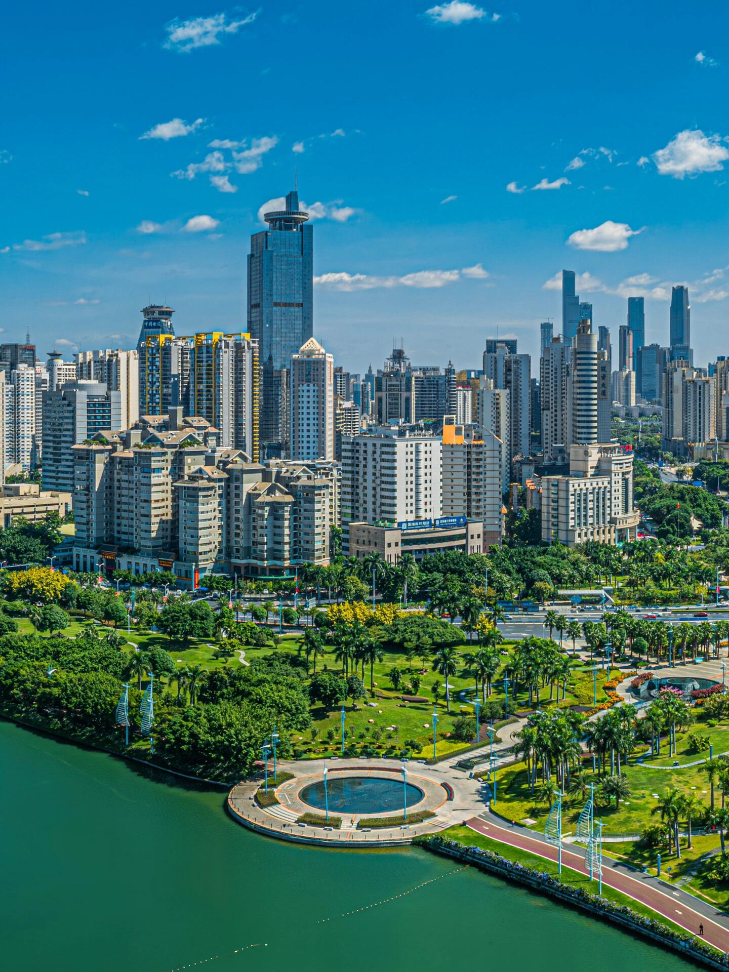 南宁不仅有着丰富的历史底蕴,还充满了现代都市的活力与生机