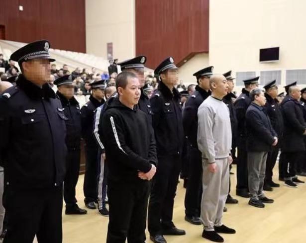 2018年,山西一黑势力"老大"任爱军,被发妻张天舒举报再次锒铛入狱