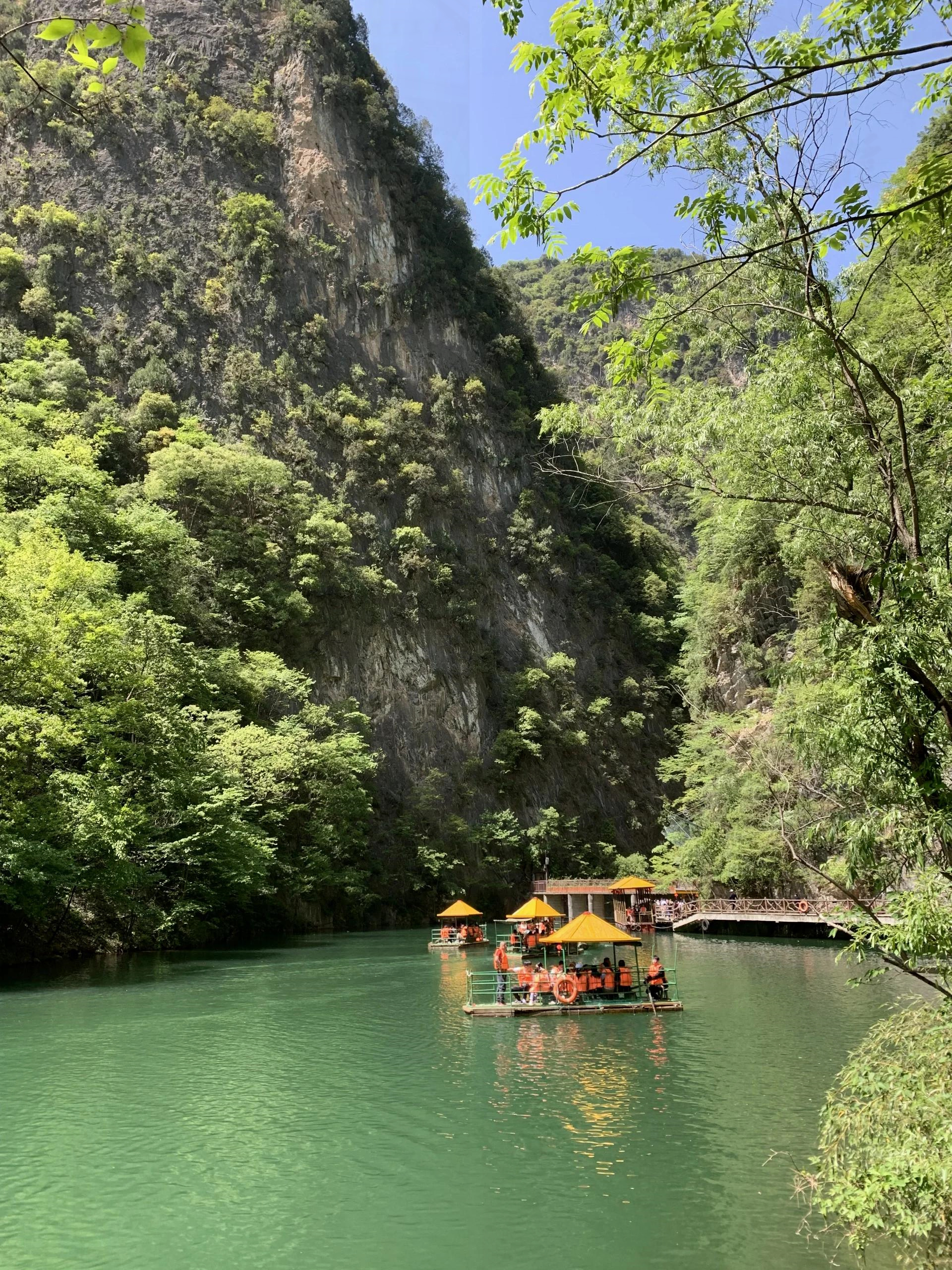 金丝峡,那可是国家 5a 级旅游区,国家级森林公园和地质公园!