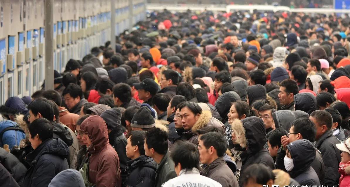 "离春运还有14天,温州火车站广场就已经彻夜