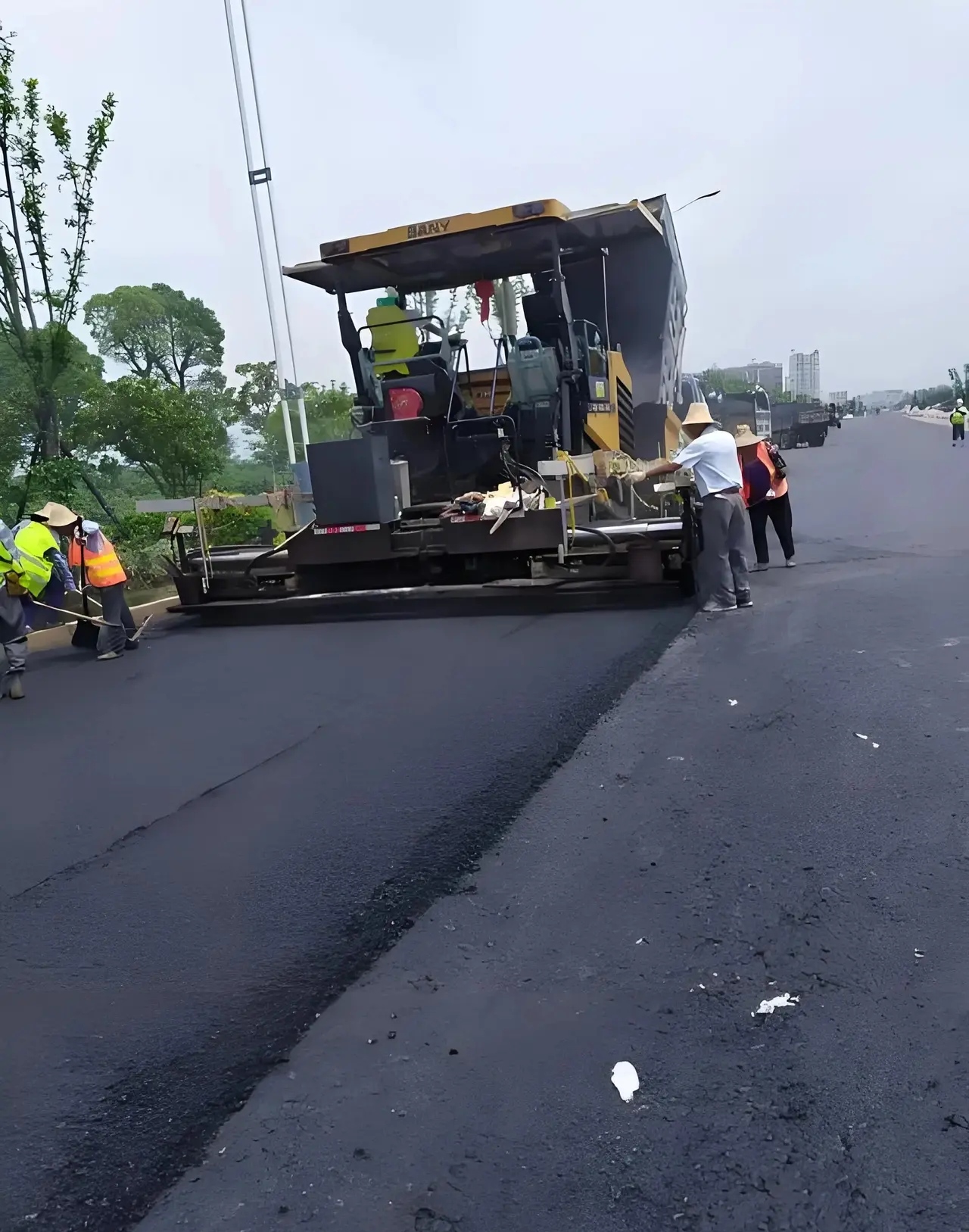 难怪现在到处都在修路,修路的利润是真的有点高啊