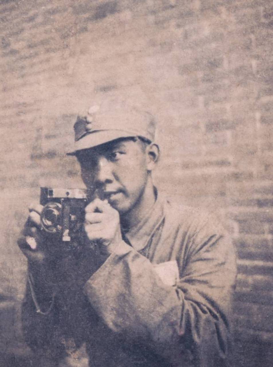 我党著名战地记者沙飞,被日本鬼子的暴行刺激的精神失常,杀死了为我