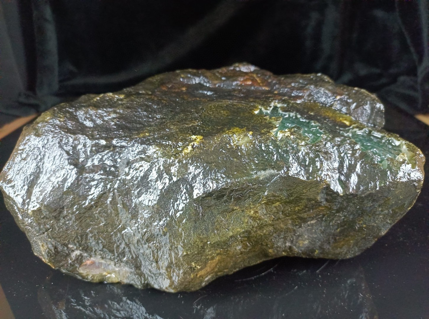 精品高冰玻璃种帝王绿翡翠原石