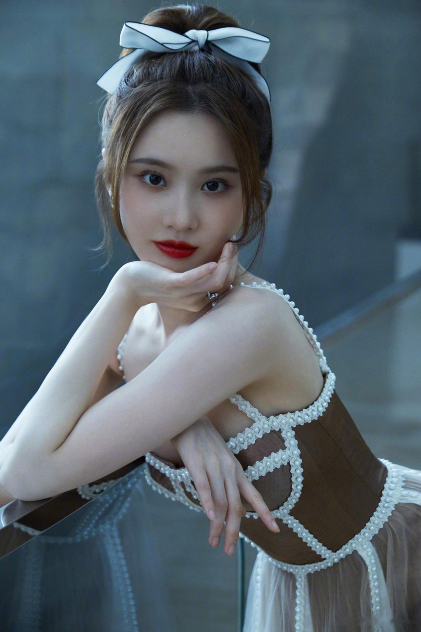 优雅女神张慧雯写真壁纸