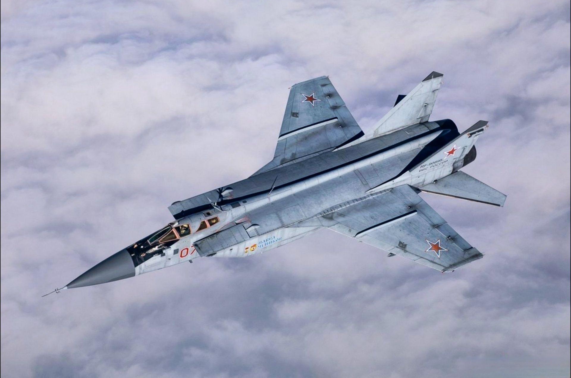 战机欣赏:俄罗斯空天空装备的米格