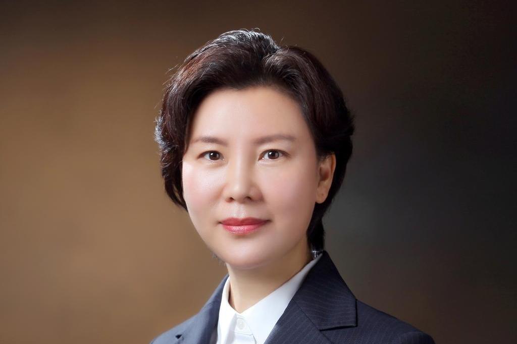 均为中科院院士,于吉红教授在化学领域成就显著;姜澜院士则在机械和