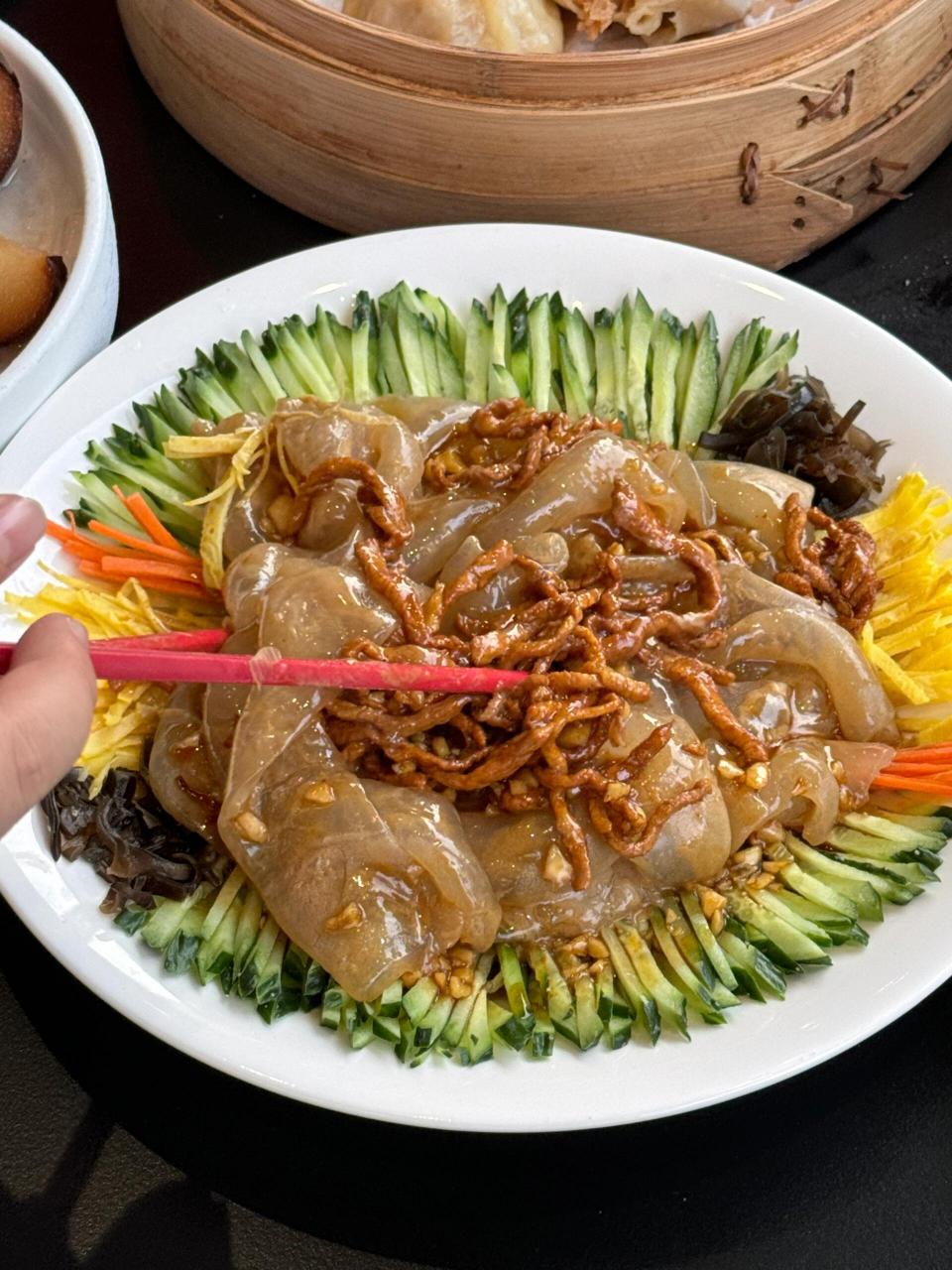 00|||东北朋友带我去的,雪衣豆沙,锅包肉,大饭包,大拉皮,酸菜蒸饺都