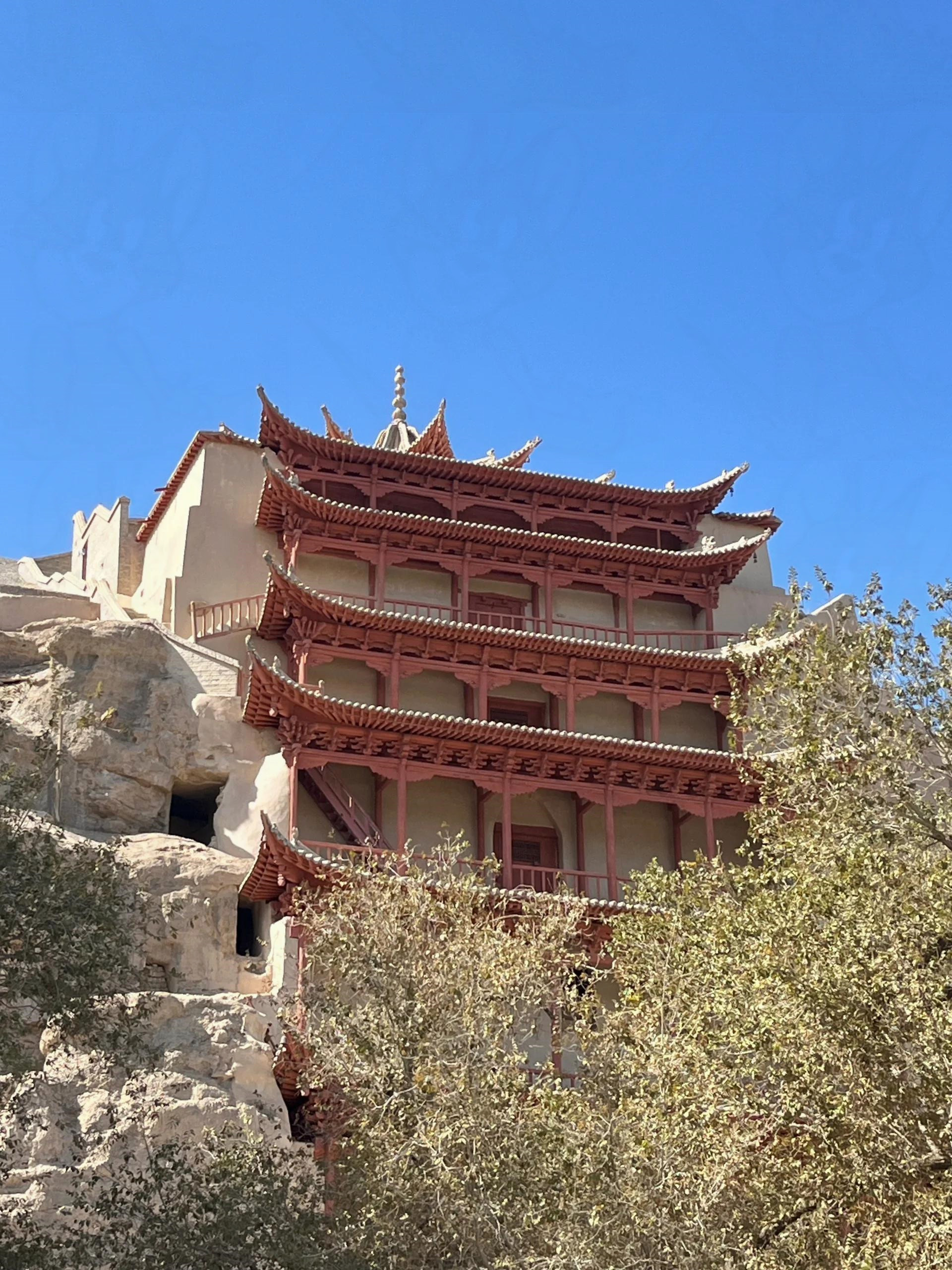 西北旅游景点攻略  姐妹们,此生一定要去趟西北,因为西北真的是太美啦
