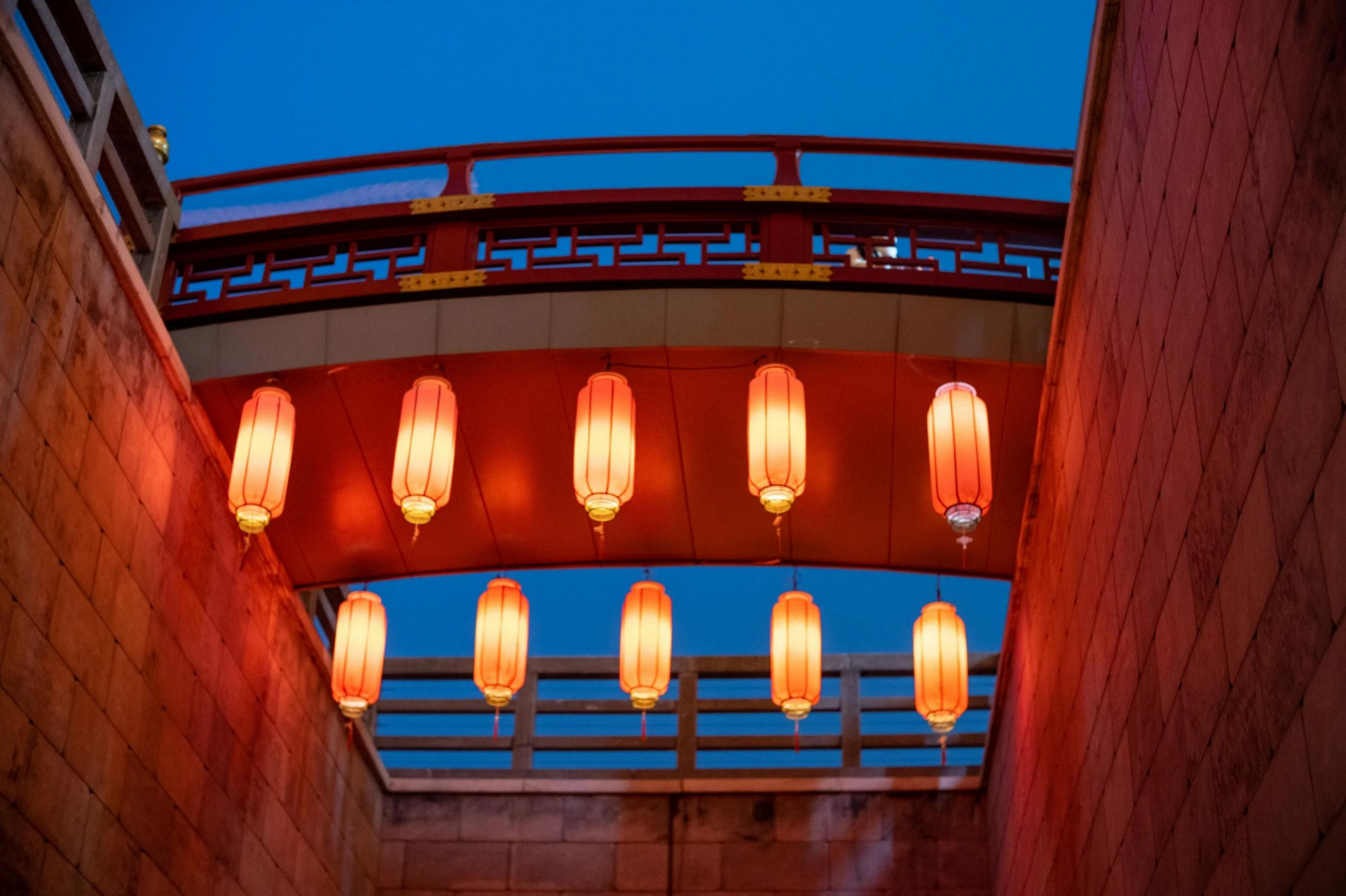 洛阳应天门景区介绍  应天门是隋唐洛阳城宫城的正南门,俗称五凤楼.