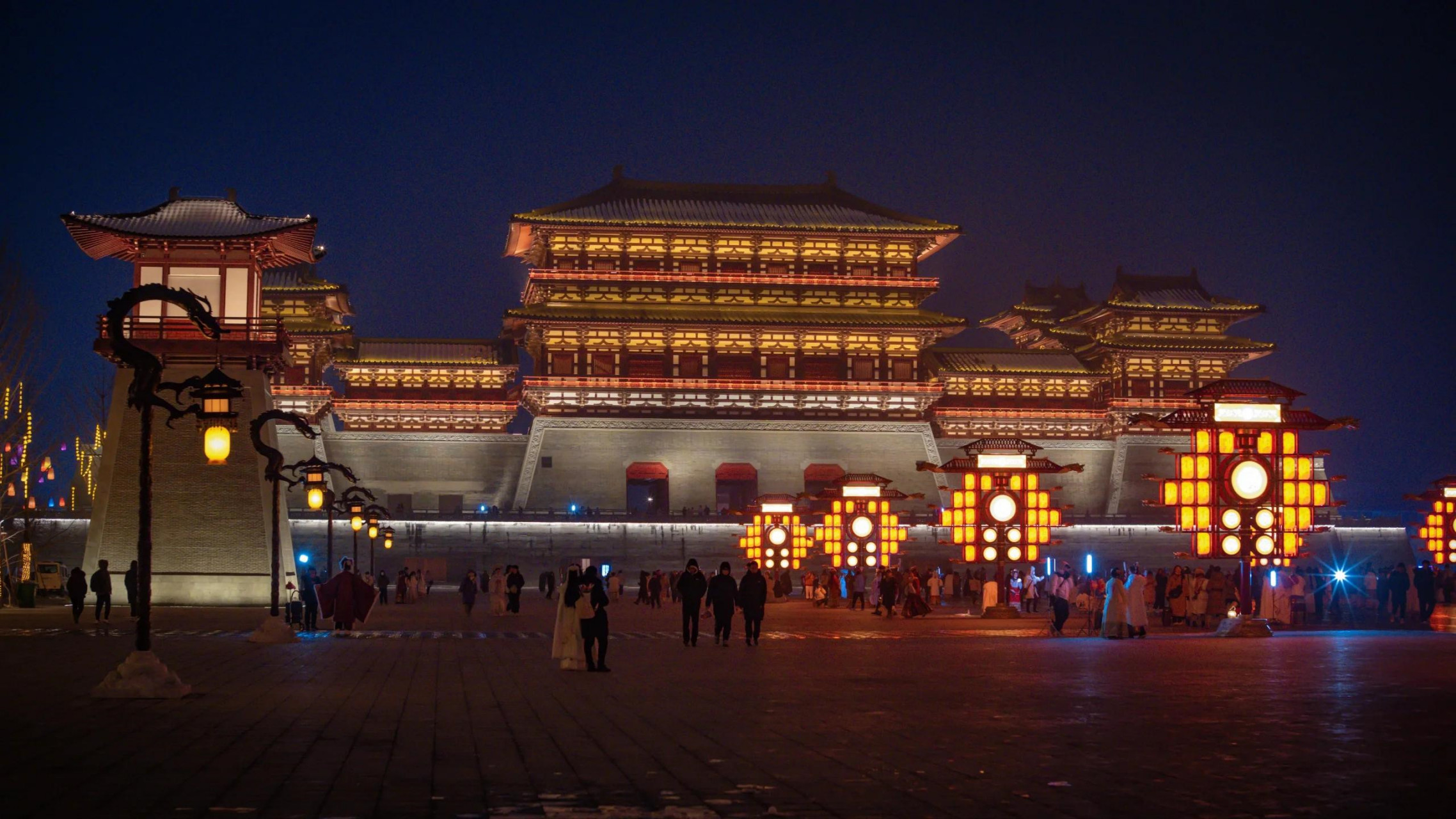 洛阳应天门景区介绍  应天门是隋唐洛阳城宫城的正南门,俗称五凤楼.