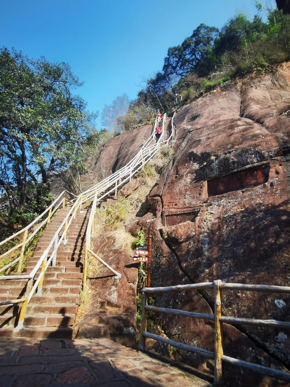 丹霞山景点介绍  我要和大家分享的是我最近去的一个非常美丽的地方