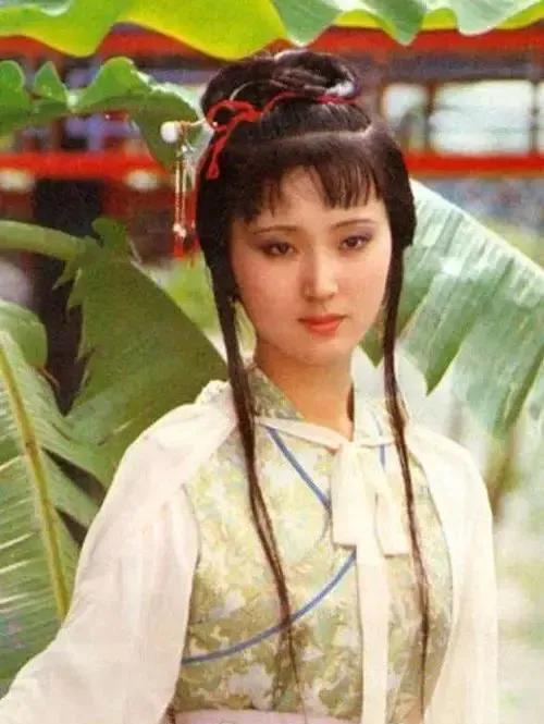 2007年,陈晓旭患上乳腺癌病重,弥留之际,她给好友周岭打去电话,她想要