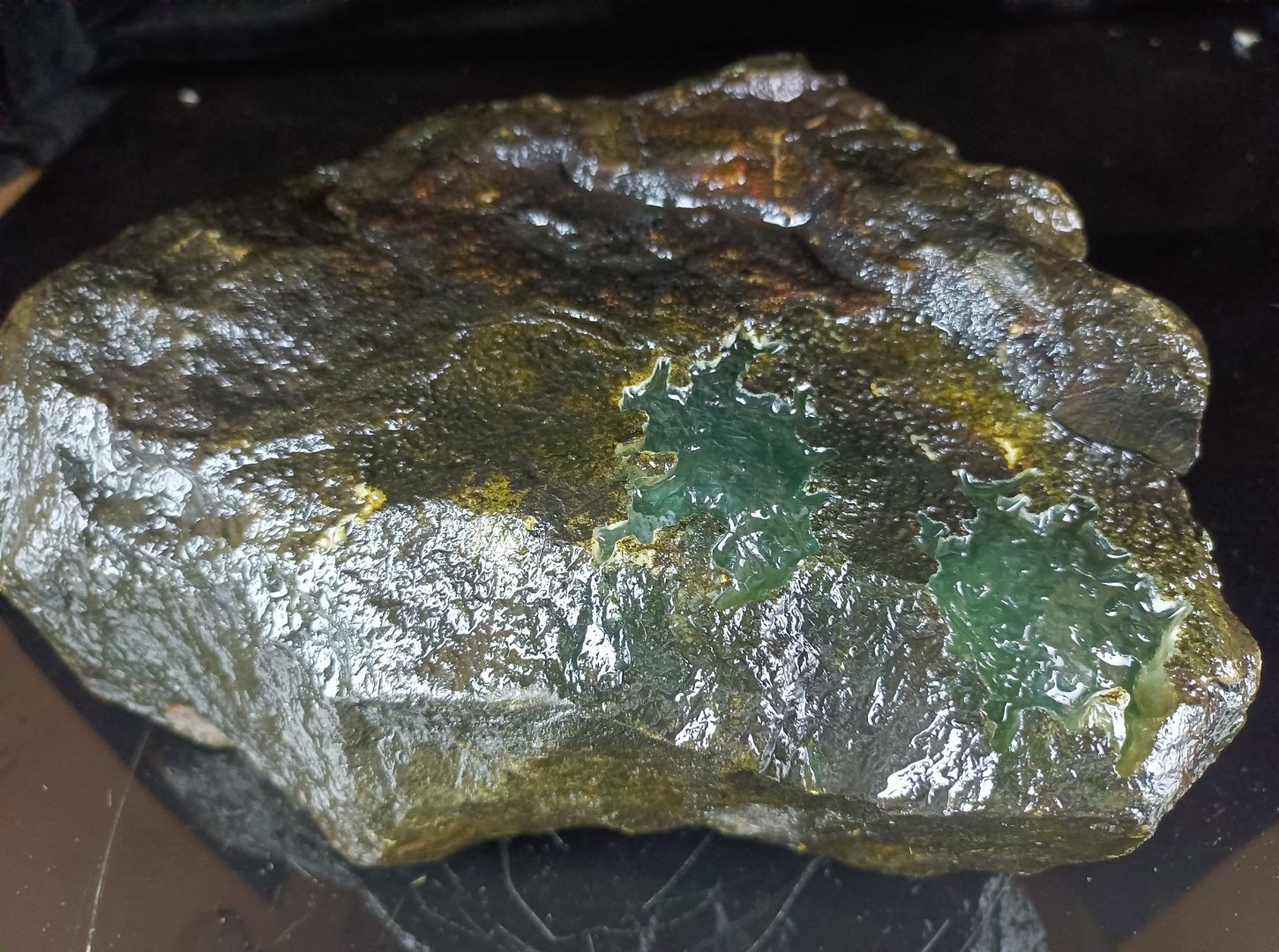 精品高冰玻璃种帝王绿翡翠原石