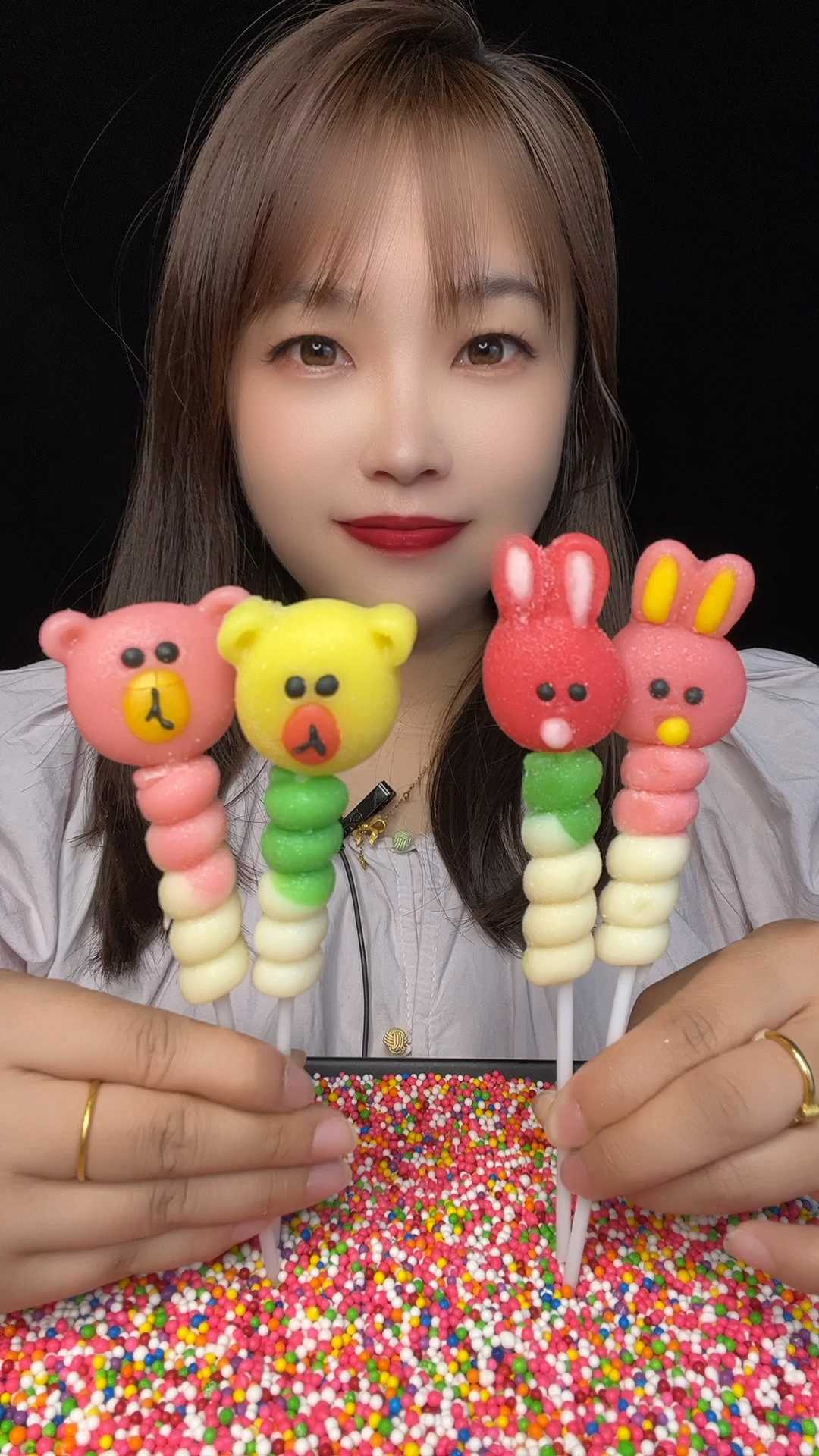 儿童创意糖果混合可爱动物小熊棒棒糖果汁软糖棒棒糖果零食