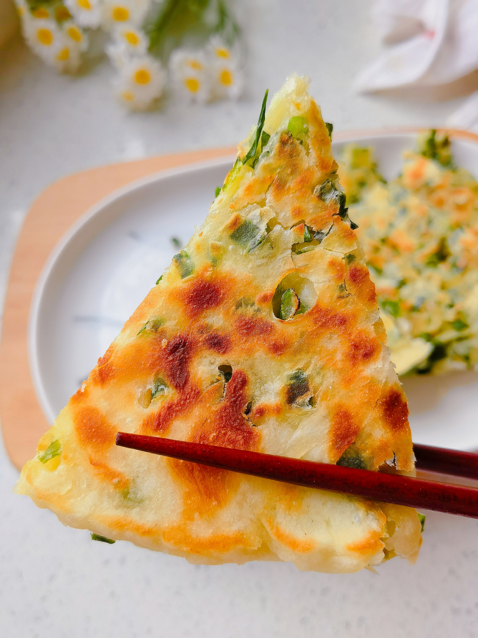 我家早餐的主食之一就是葱花饼,搭配一碗粥,妥妥的营养早餐!