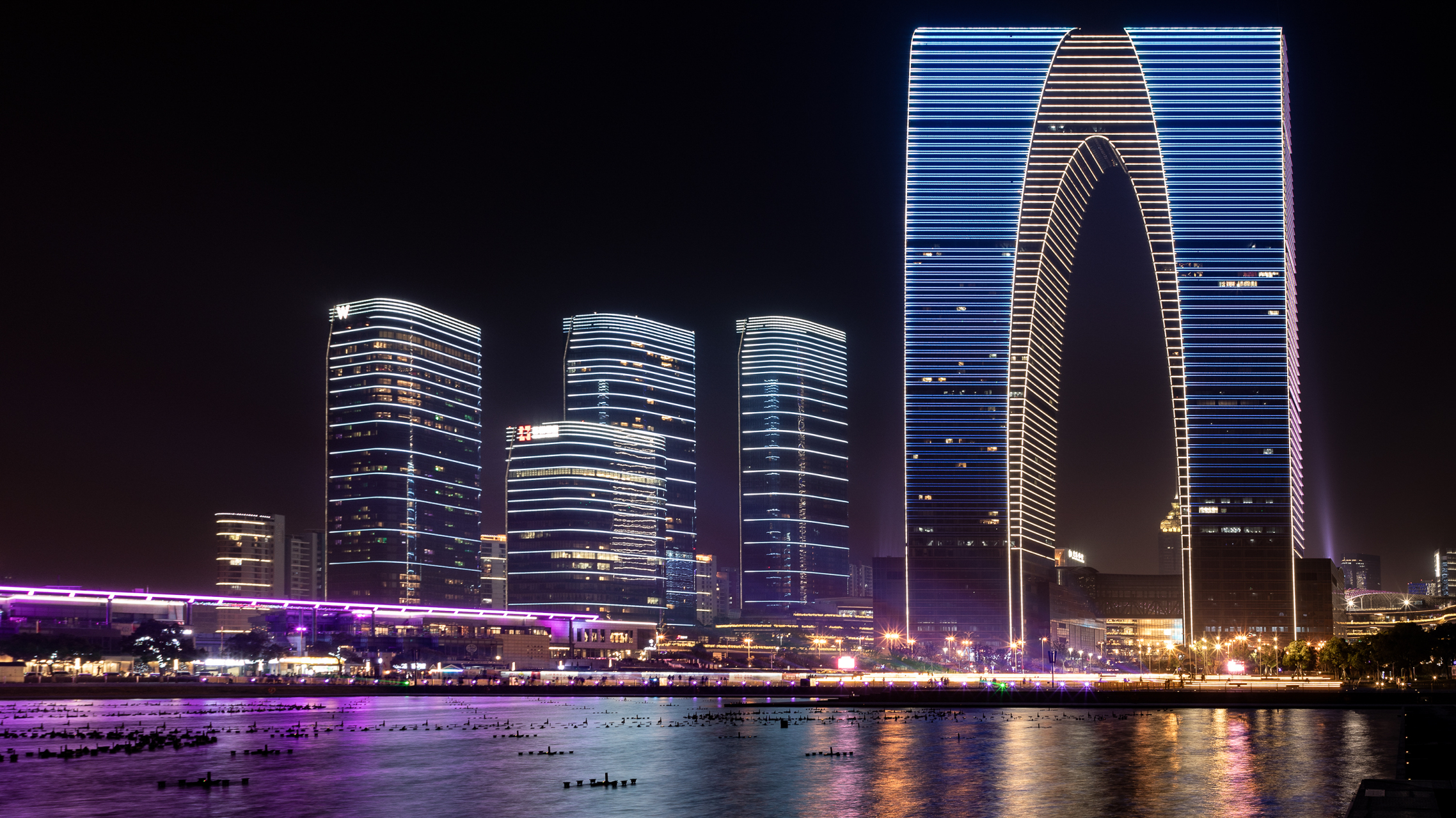 无锡大剧院#  蠡湖大桥 #东方之门