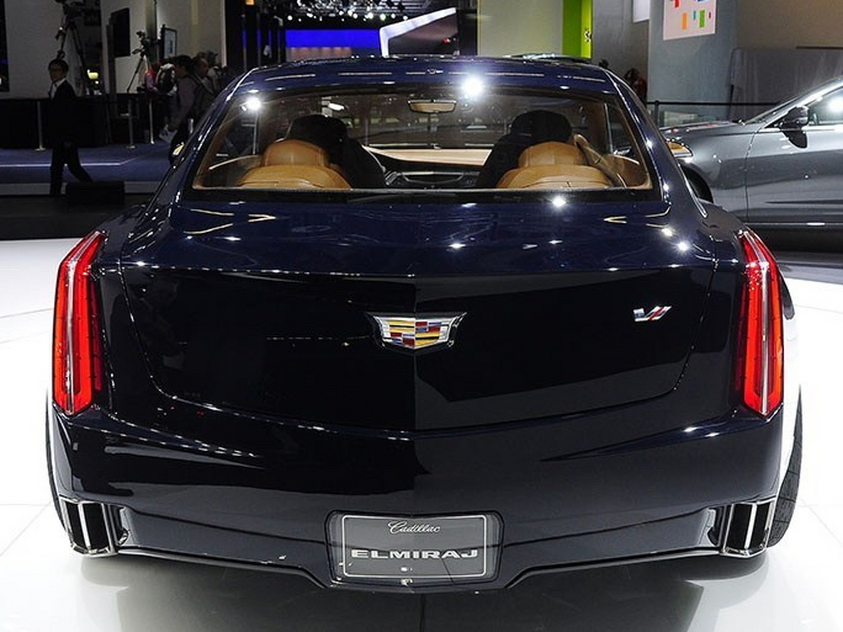 这是人世间最美的一款双开门轿跑,凯迪拉克elmiraj,外观线条大气优雅!