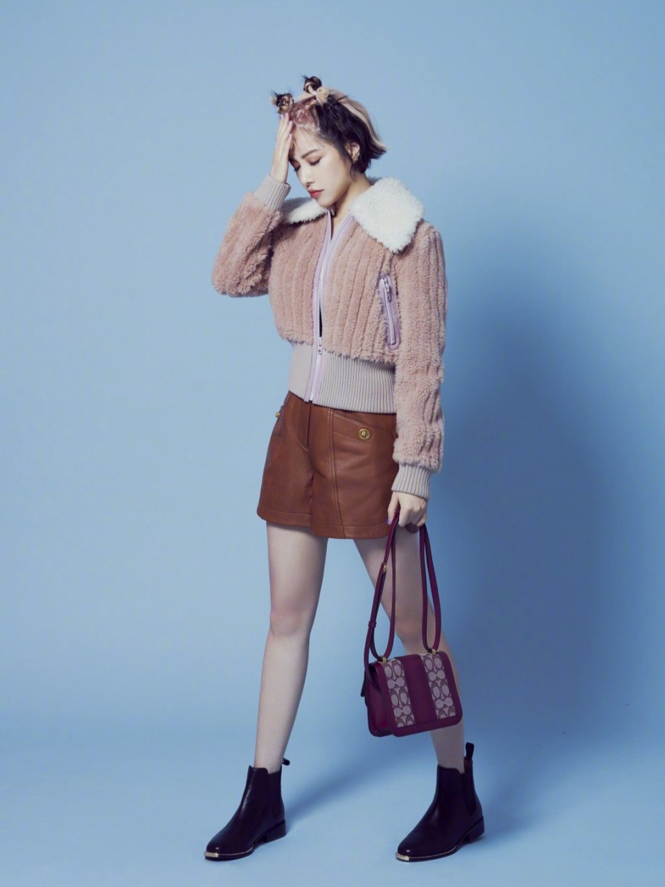 徐怀钰美腿写真集:光影之中,优雅与力量的完美演绎