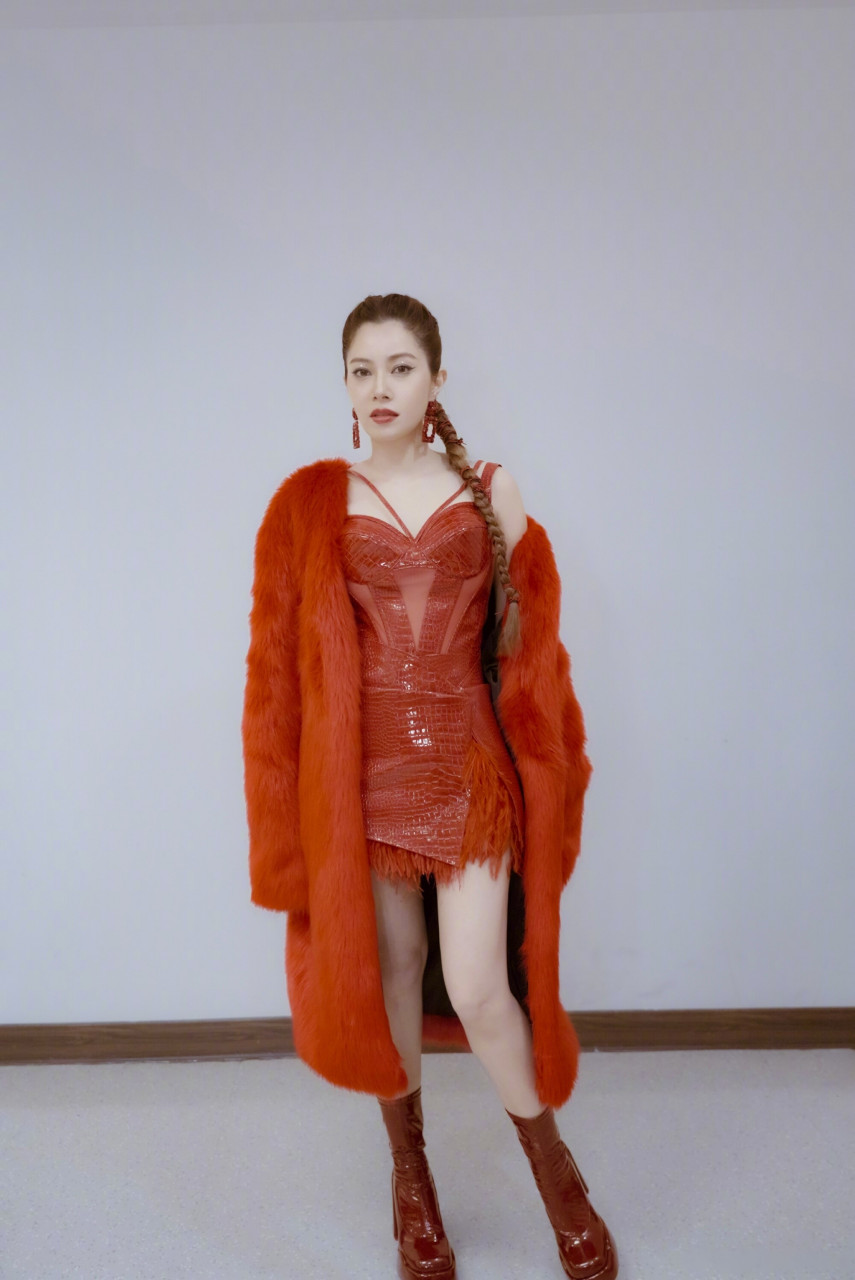 徐怀钰美腿写真集:光影之中,优雅与力量的完美演绎