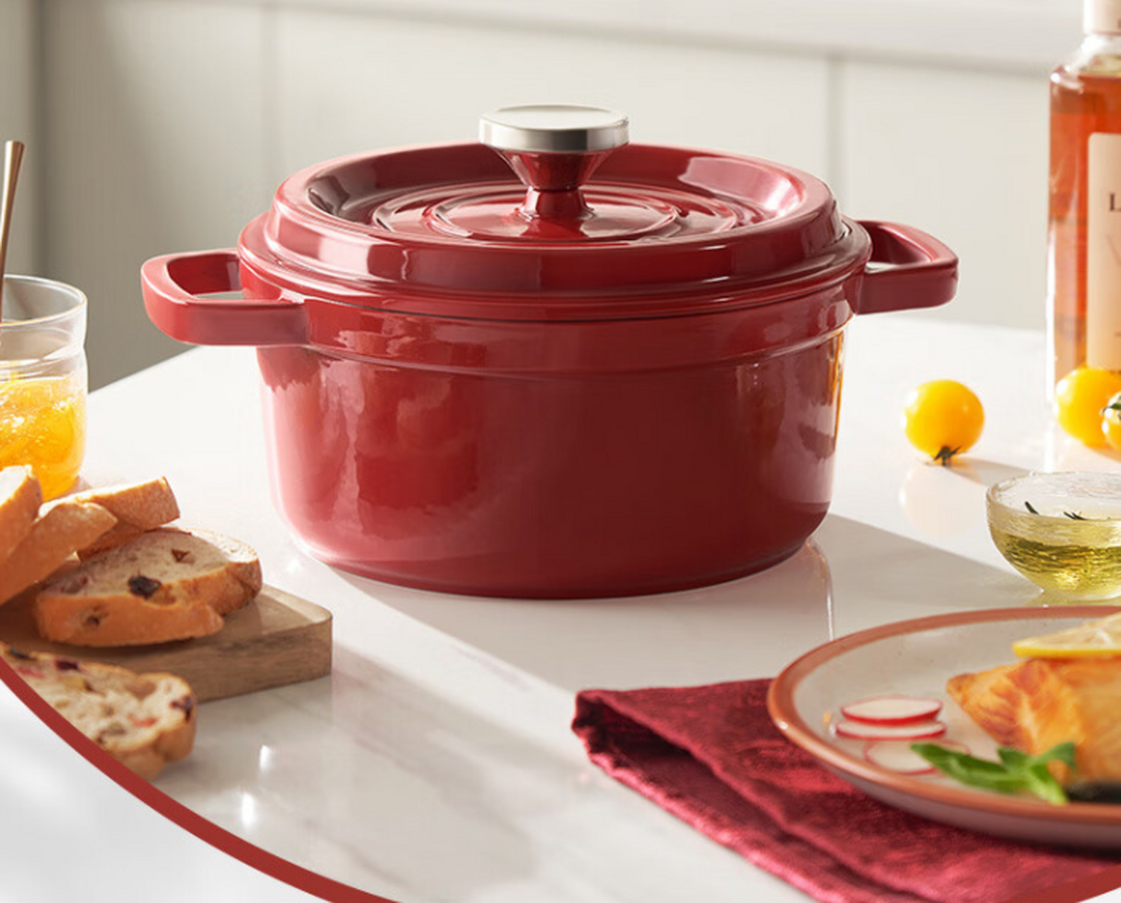 苏泊尔 supor 推出了一款新的珐琅锅汤锅,直径达到24cm,容量高达3.