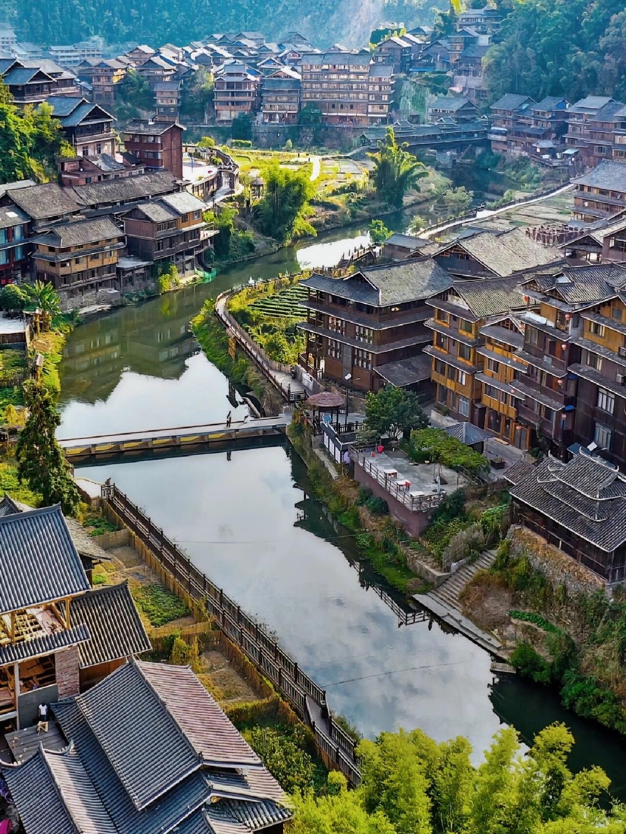 广西程阳八寨位于柳州市三江侗族自治县,由八个自然村寨组成,分别是马