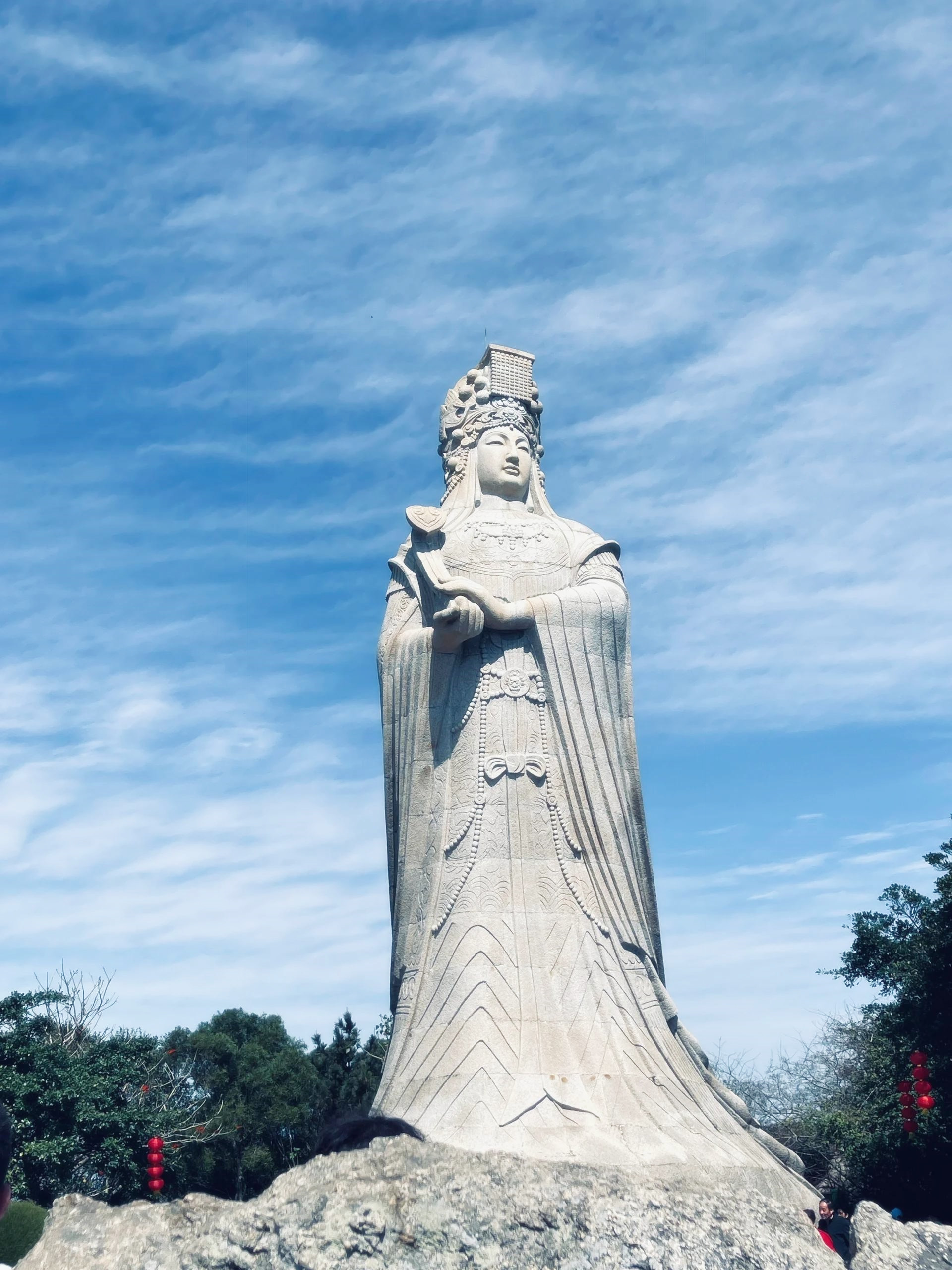 地址:福建省莆田市湄洲岛上 	 资料记载:妈祖,原名林默,公元960年