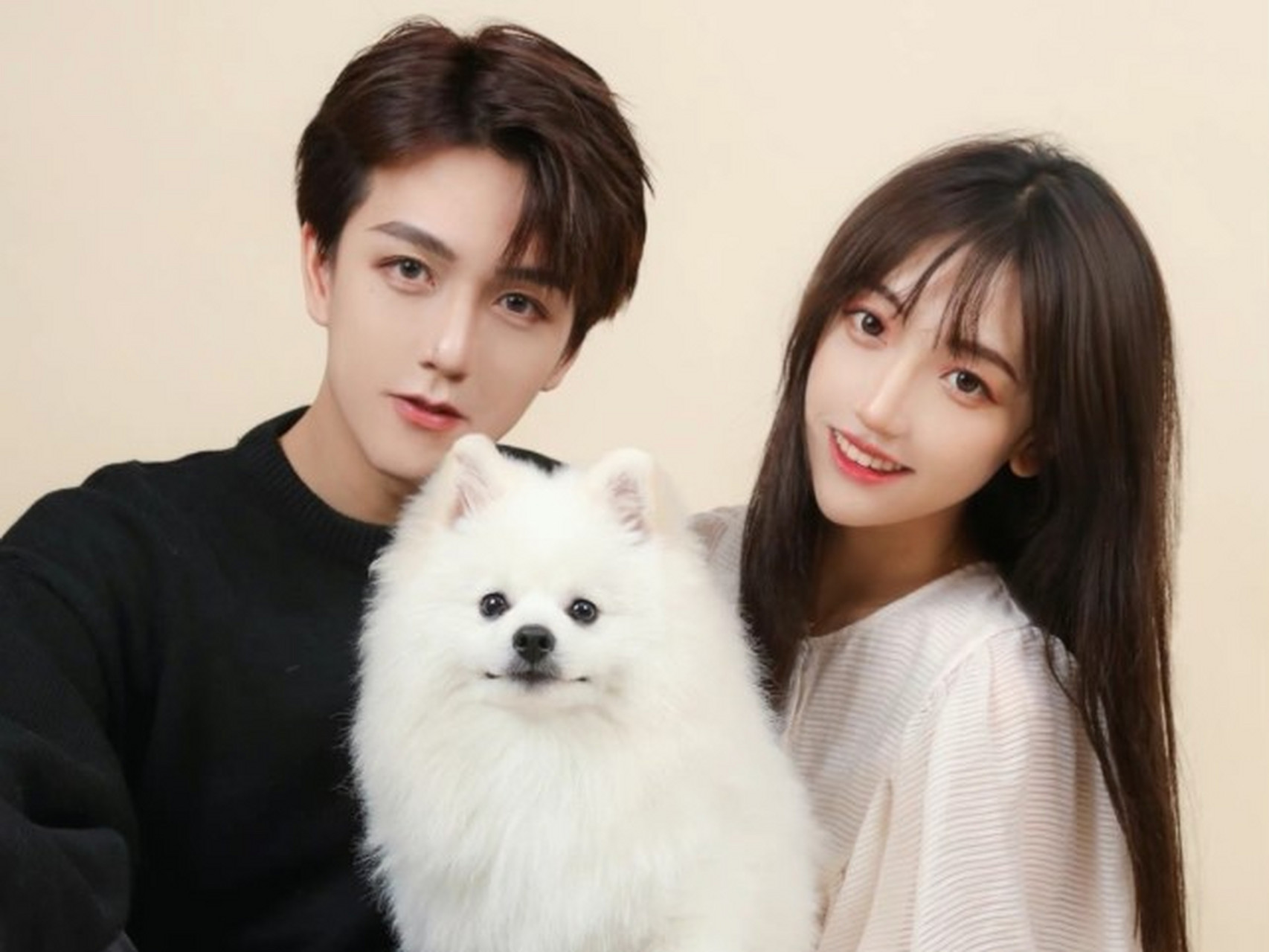 有名的情侣罗西和临界十缨最近成为了话题,原因是罗西在社交媒体上