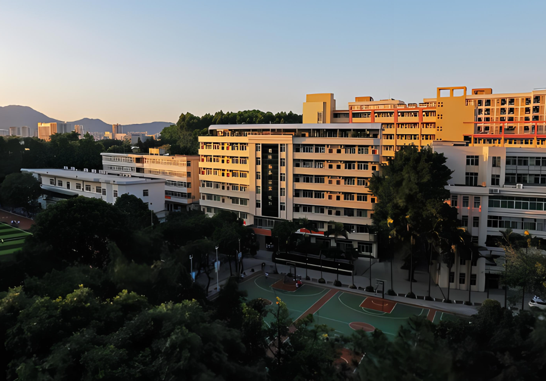 广州市信息技术职业学校的学校简介  强势专业:软件与