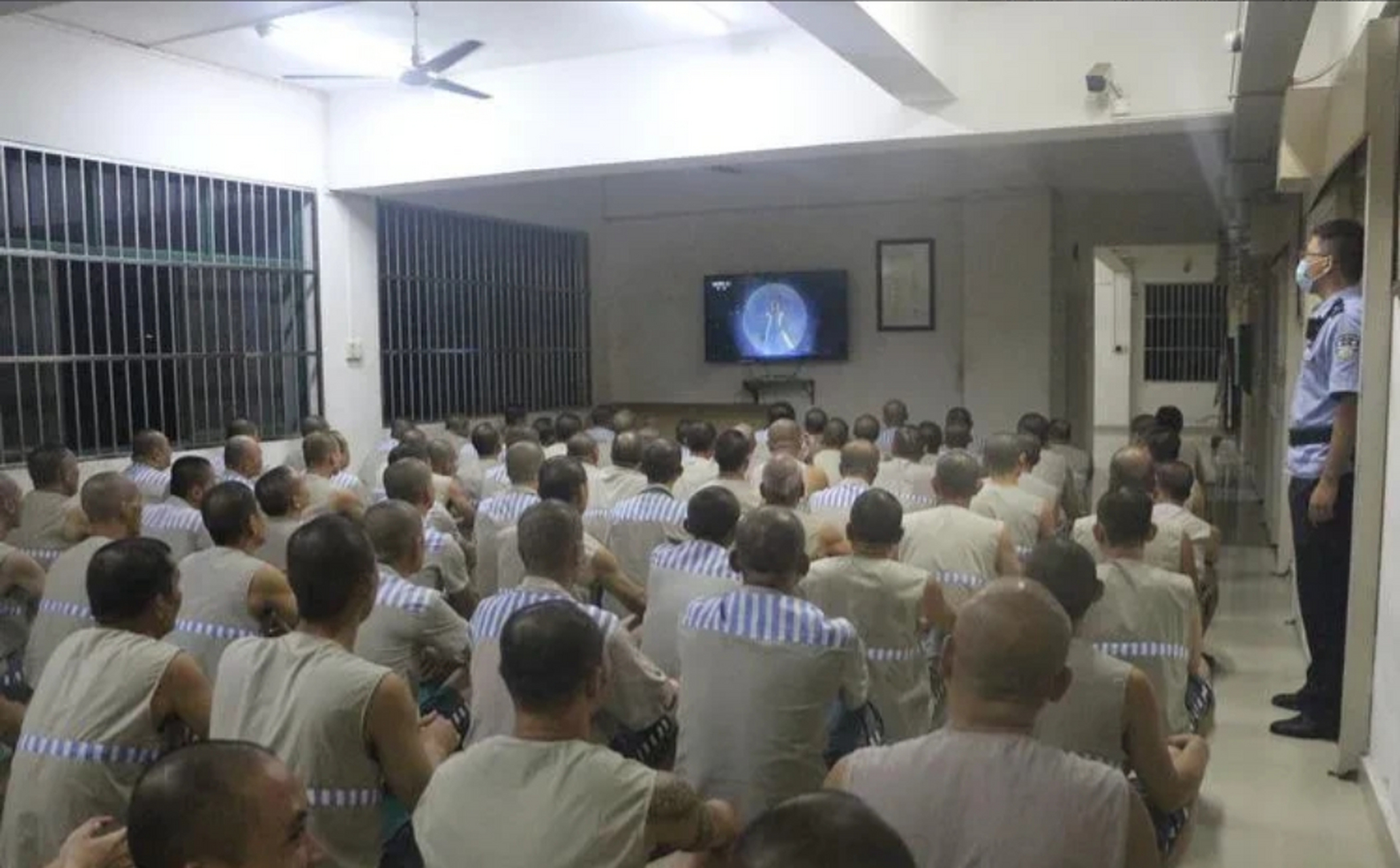 广东共28座监狱(含医院) 1,广州监狱(荔湾区) 2,广州番禺监狱 3,广州