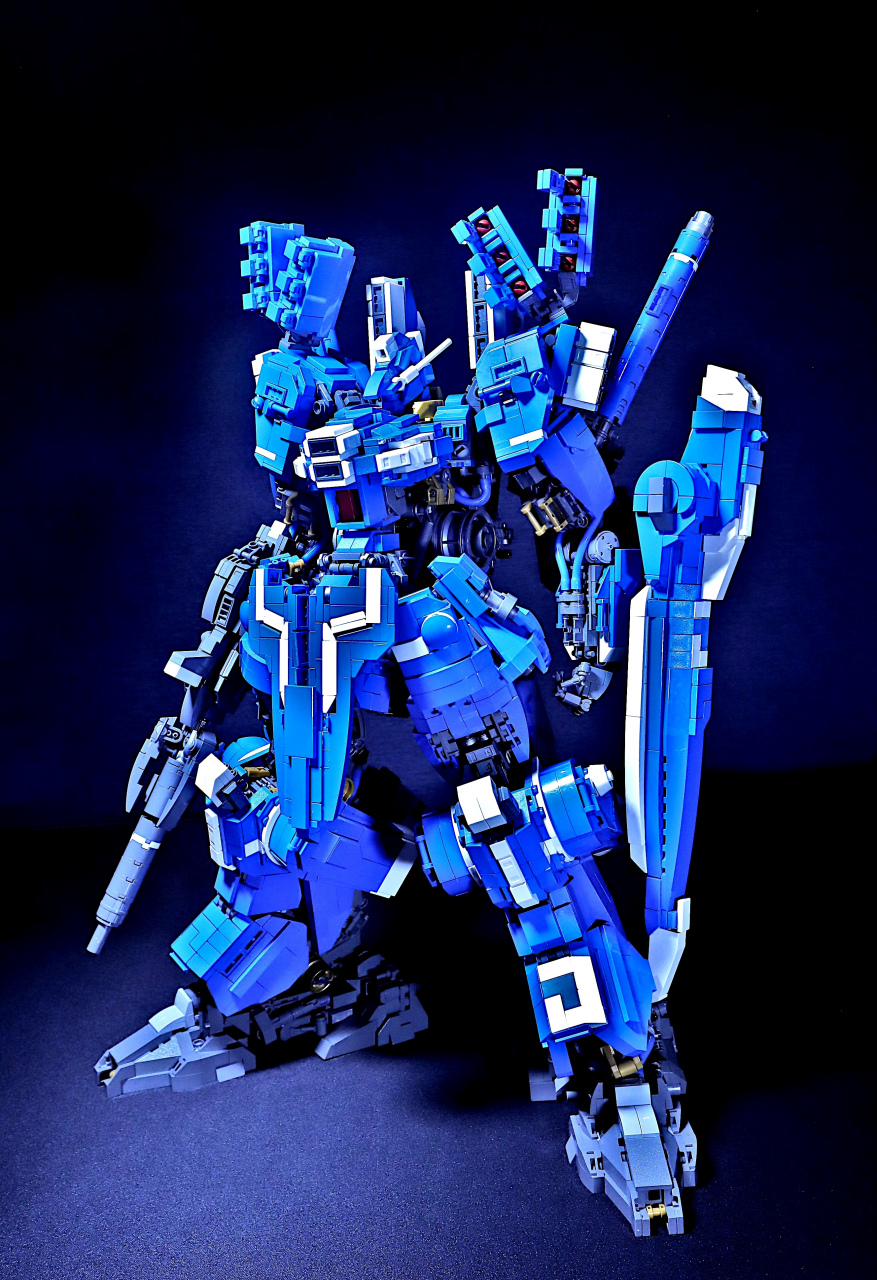 模型欣赏:模型师yogo用乐高积木制作的高达mk-5,再现了机体的骨架和