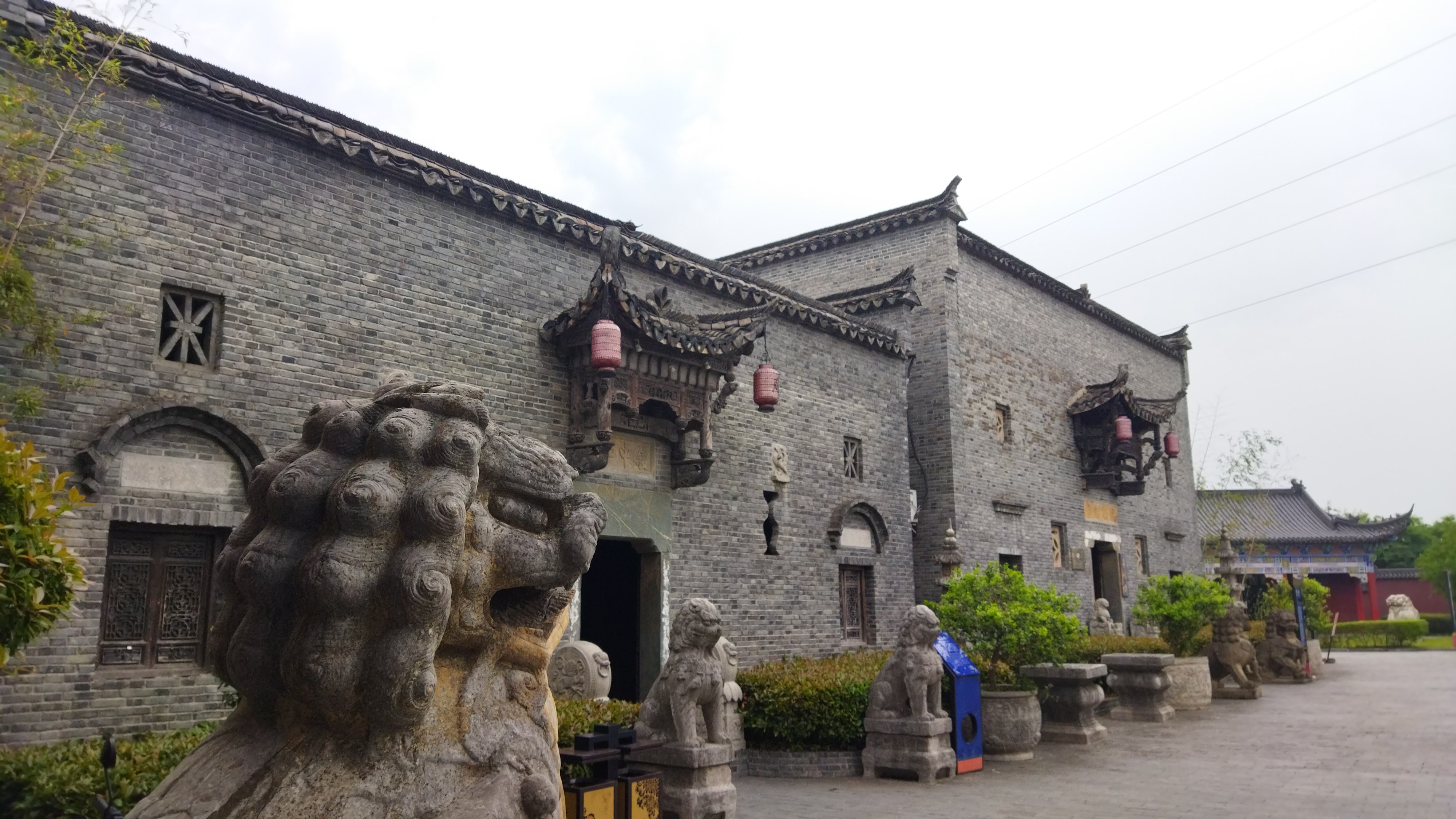 在南京溧水区白马镇,隐藏着一座鲜为人知的周园,是中国最大的私人收藏