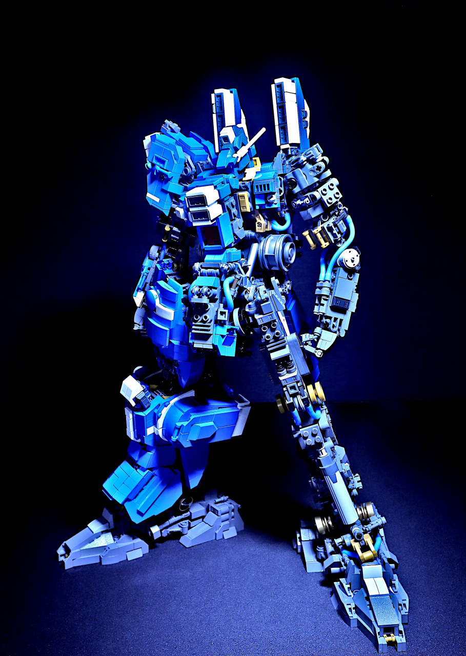 模型欣赏:模型师yogo用乐高积木制作的高达mk-5,再现了机体的骨架和