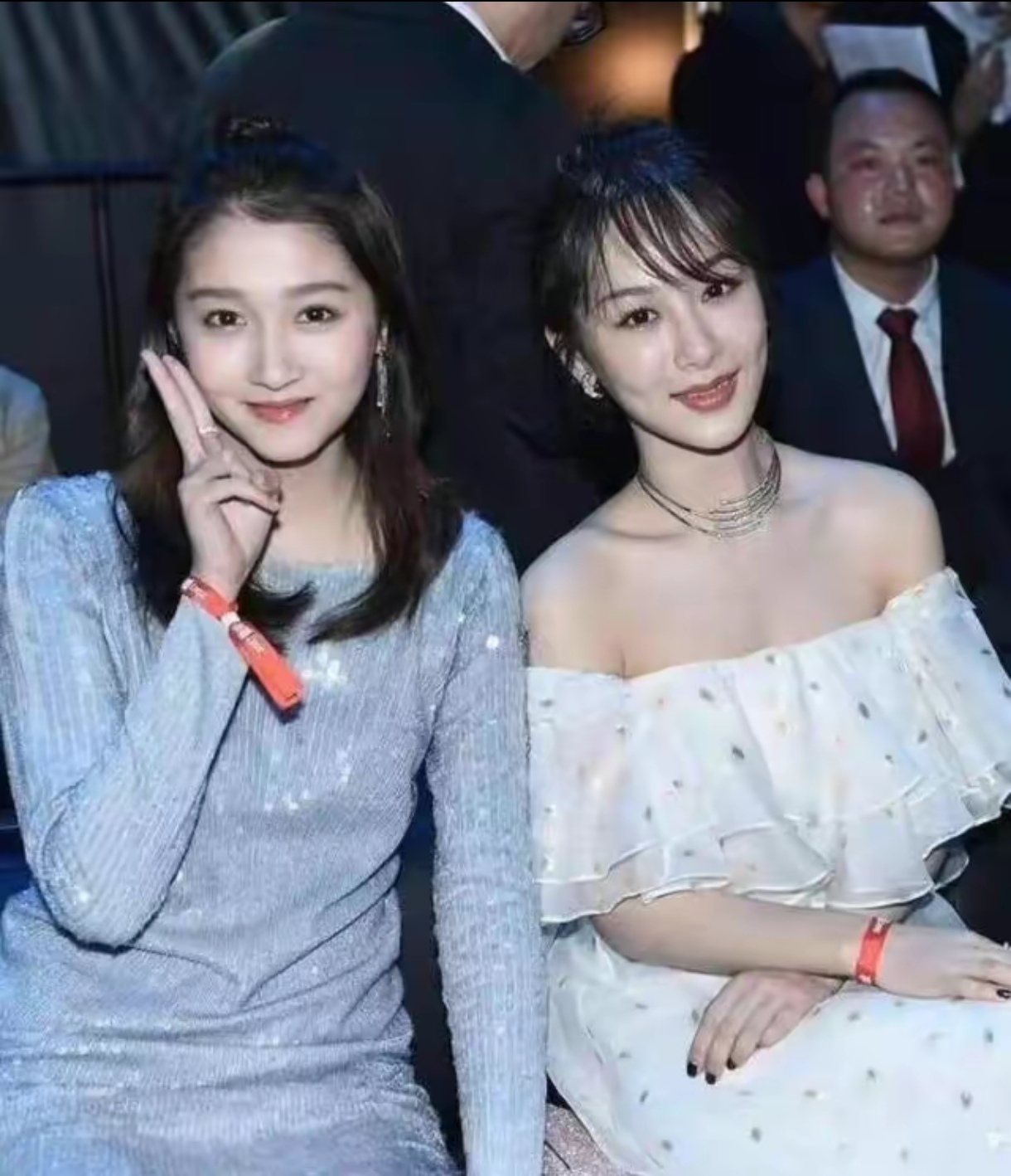 杨紫虽然五官和身材挑不出一点毛病,但她和关晓彤完全是两个状态!