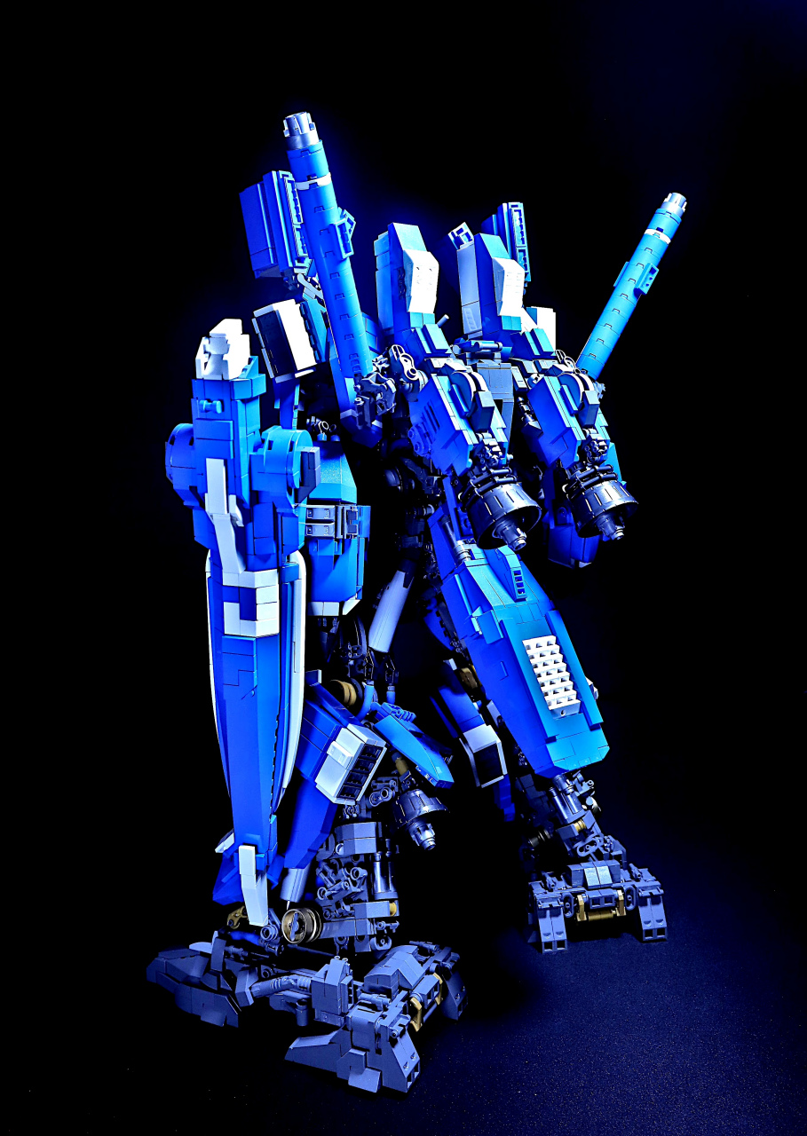 模型欣赏:模型师yogo用乐高积木制作的高达mk-5,再现了机体的骨架和