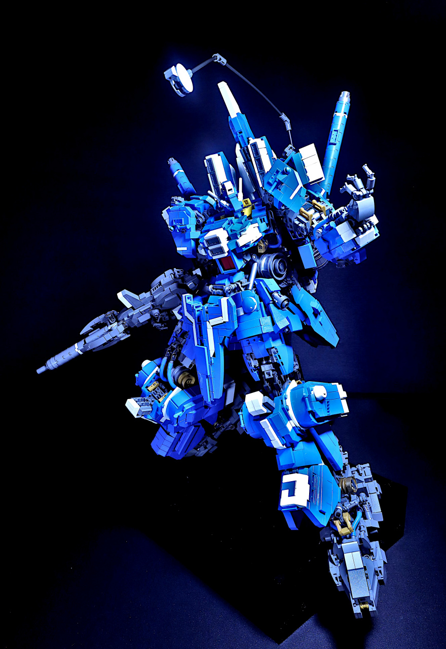 模型欣赏:模型师yogo用乐高积木制作的高达mk-5,再现了机体的骨架和