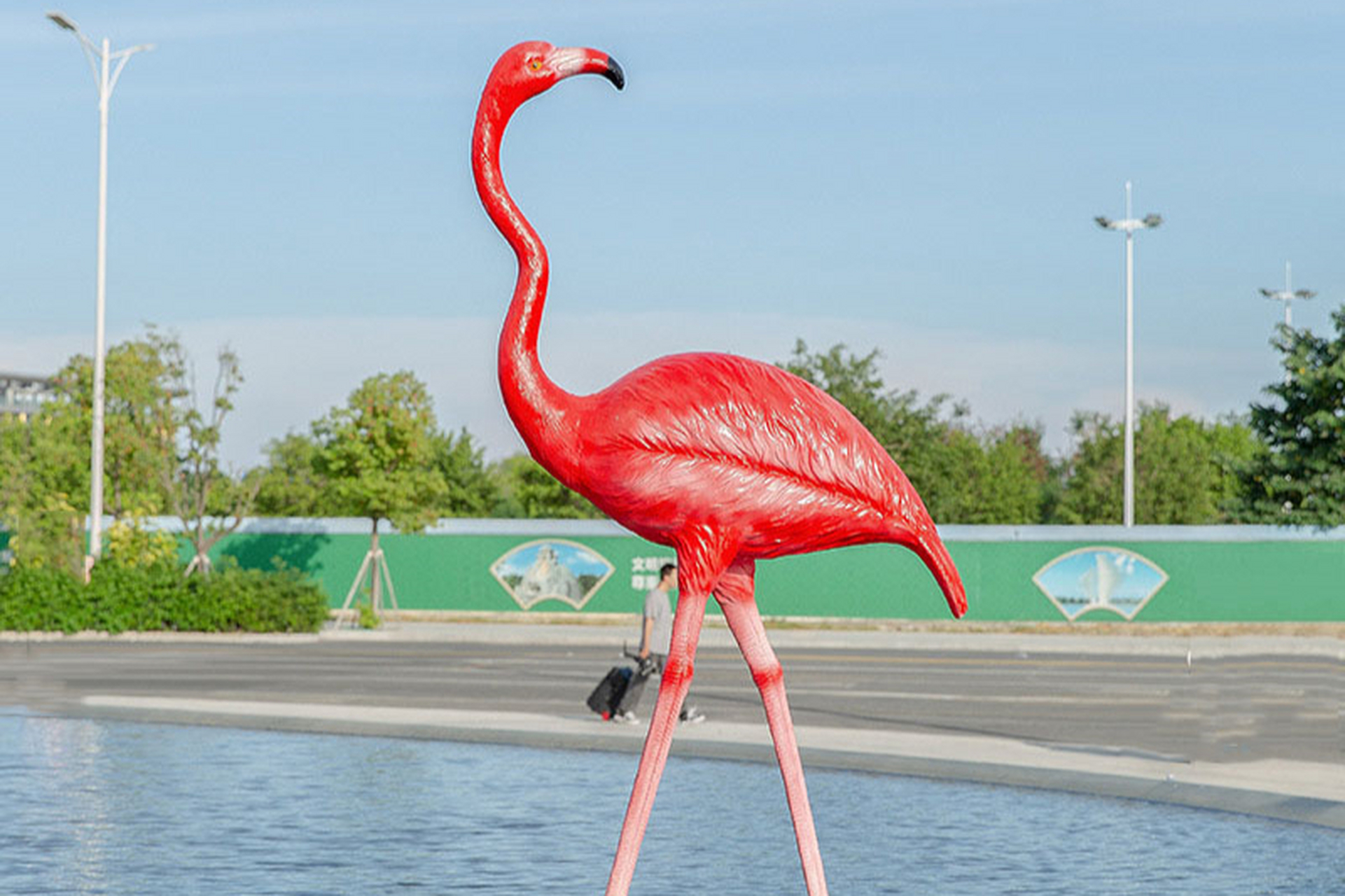 玻璃钢火烈鸟雕塑,美丽与坚韧的完美结合!