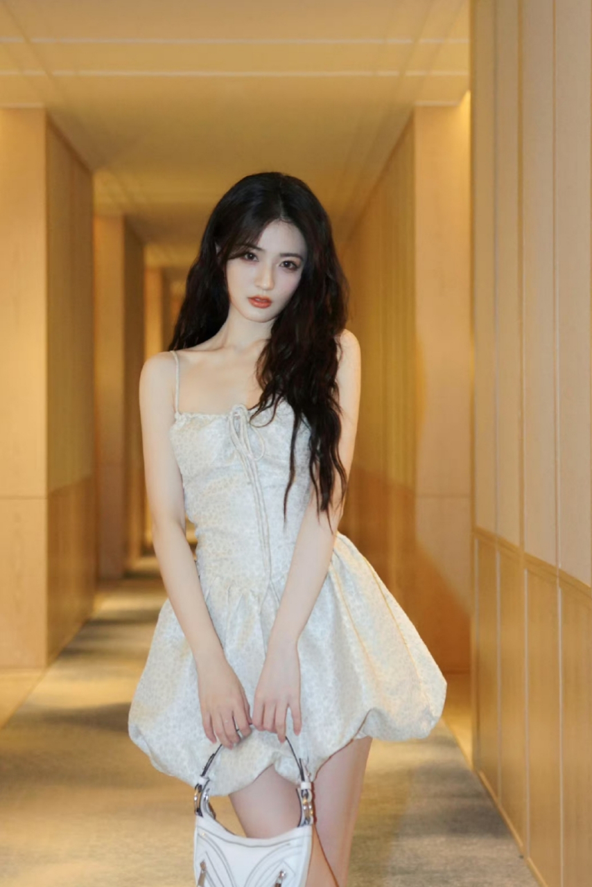 徐璐时尚写真壁纸大赏:尽展时尚魅力,打造个性空间