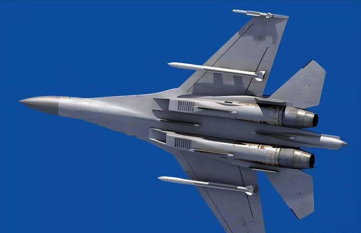 追赶世界第一,解放军的霹雳17空空导弹,性能能有多强呢