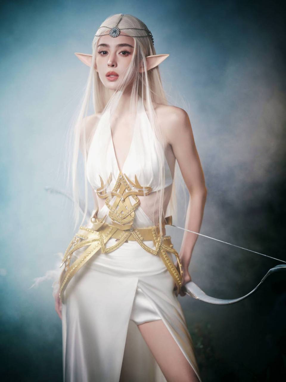 古力娜扎cosplay精灵射手,大秀美腿美貌迷人!