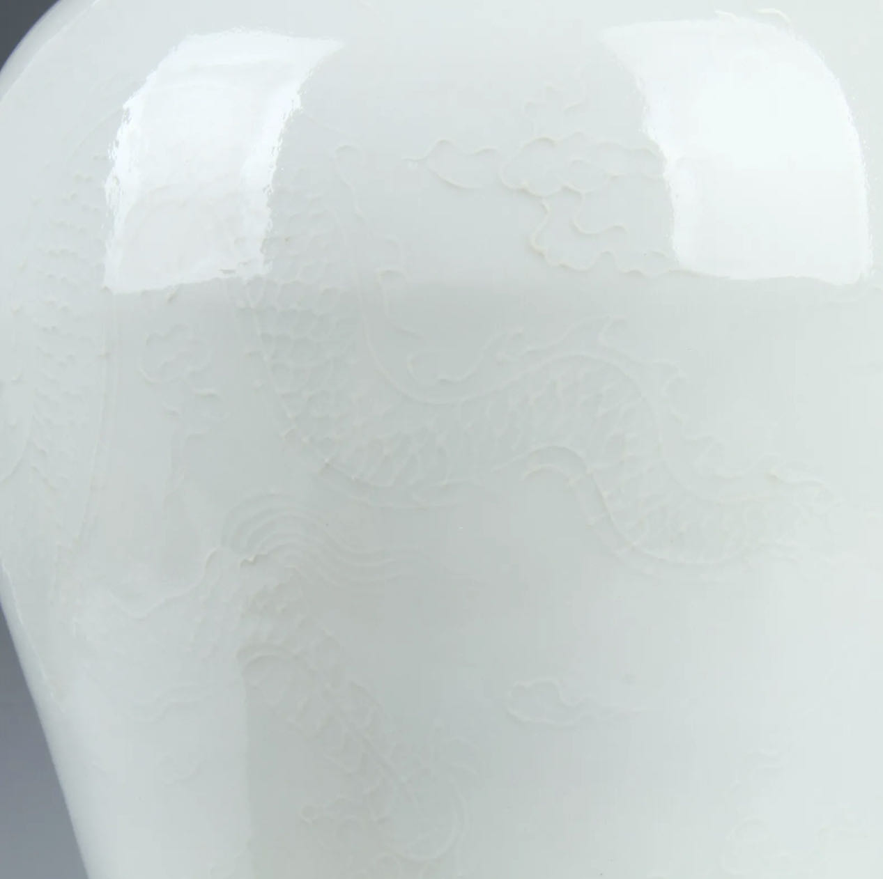 大明宣德年制青花倭角四方瓶